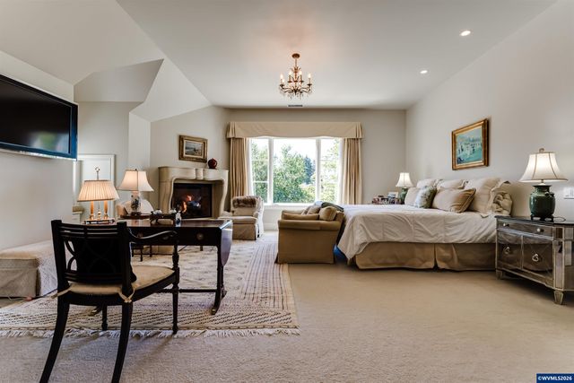 2628 Edgewater Dr, Eugene, OR 97401