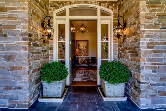 2628 Edgewater Dr, Eugene, OR 97401