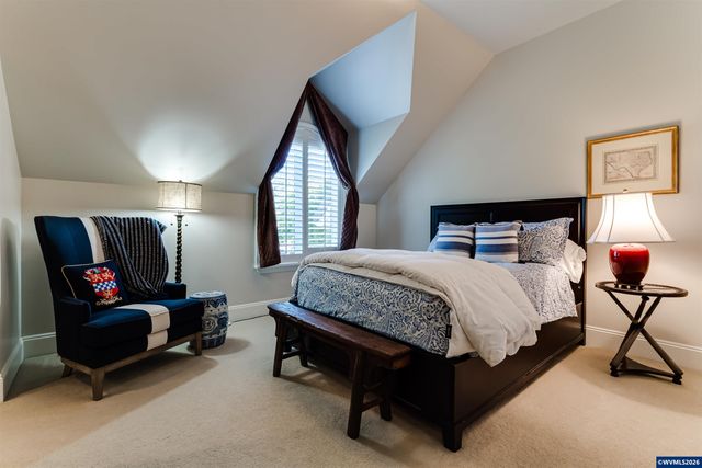 2628 Edgewater Dr, Eugene, OR 97401