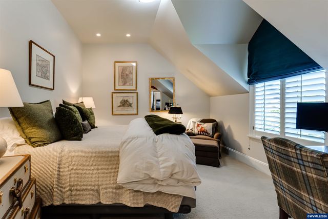 2628 Edgewater Dr, Eugene, OR 97401