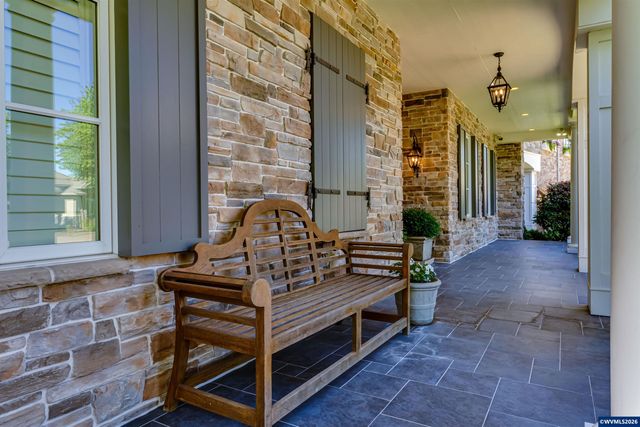 2628 Edgewater Dr, Eugene, OR 97401