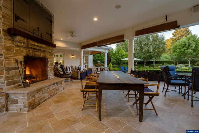 2628 Edgewater Dr, Eugene, OR 97401