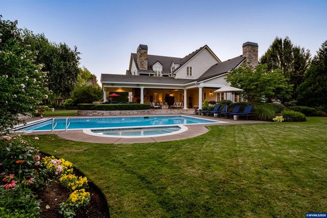 2628 Edgewater Dr, Eugene, OR 97401