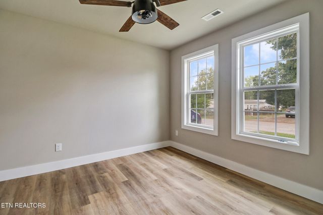 303 Clark Ave, Jamestown, TN 38556