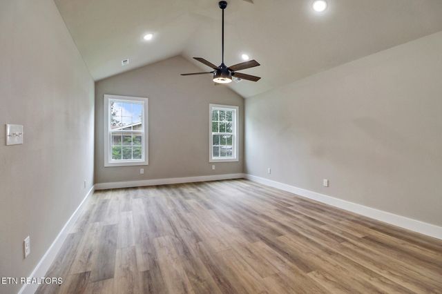 303 Clark Ave, Jamestown, TN 38556