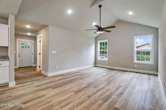 303 Clark Ave, Jamestown, TN 38556