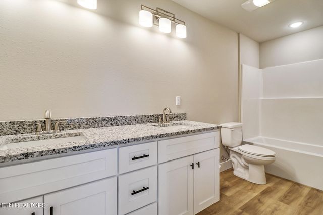 303 Clark Ave, Jamestown, TN 38556