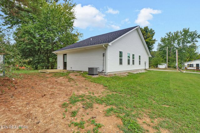 303 Clark Ave, Jamestown, TN 38556