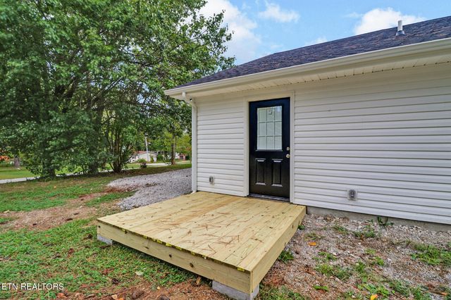 303 Clark Ave, Jamestown, TN 38556