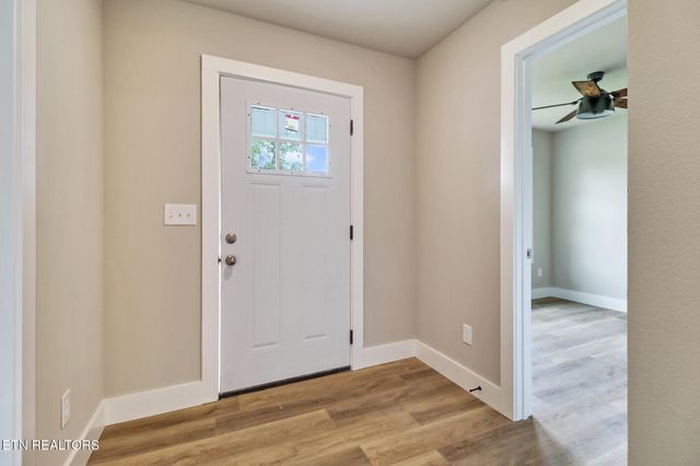 303 Clark Ave, Jamestown, TN 38556