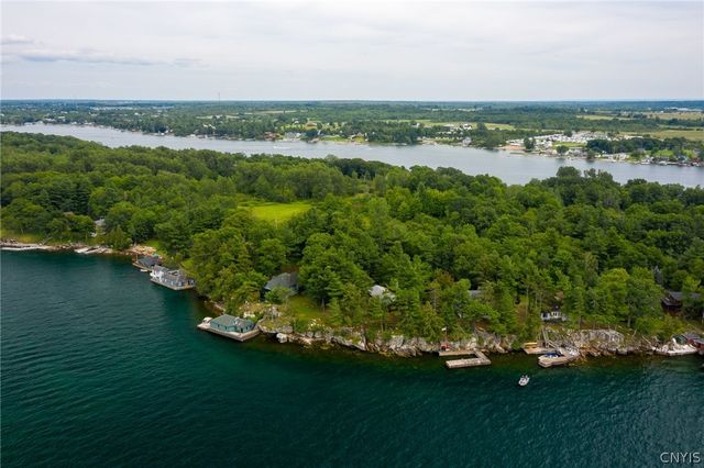 15477 Round 485, Clayton, NY 13624