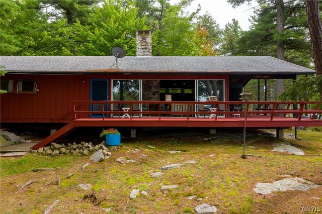 15477 Round 485, Clayton, NY 13624