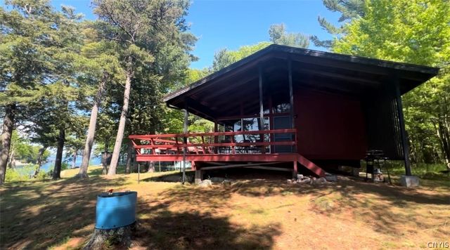 15477 Round 485, Clayton, NY 13624