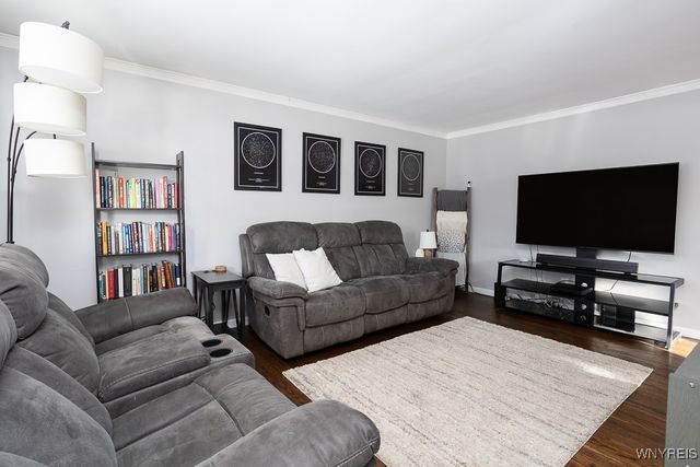 3301 Wallace Drive, Grand Island, NY 14072