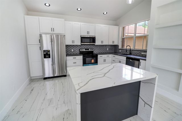 5824 NW 120th Avenue, Coral Springs, FL 33076