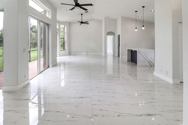 5824 NW 120th Avenue, Coral Springs, FL 33076