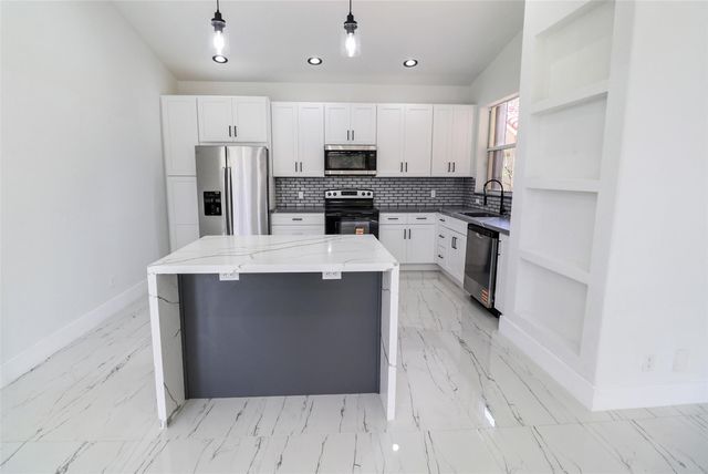 5824 NW 120th Avenue, Coral Springs, FL 33076