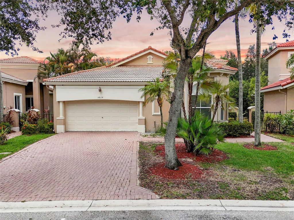 5824 NW 120th Avenue, Coral Springs, FL 33076