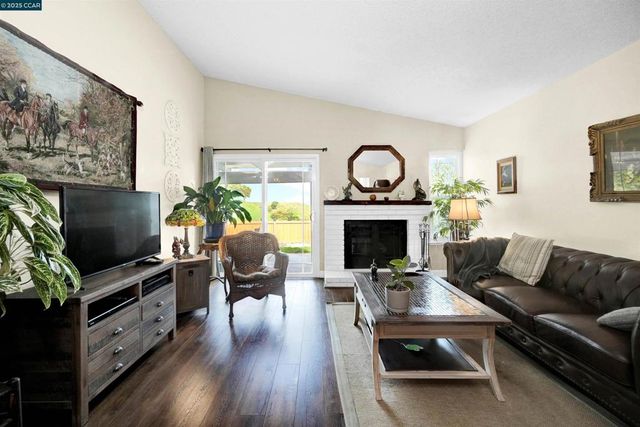 256 Dartford St, Hercules, CA 94547