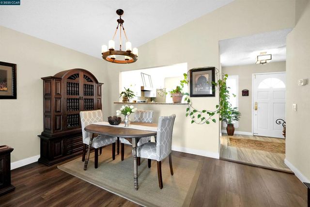 256 Dartford St, Hercules, CA 94547