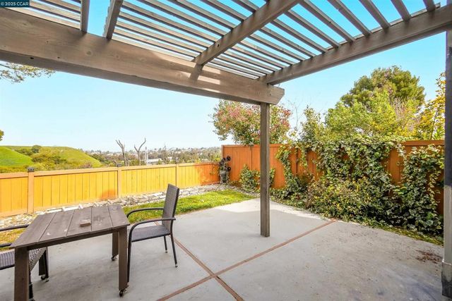 256 Dartford St, Hercules, CA 94547
