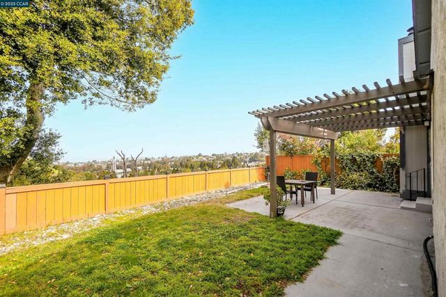 256 Dartford St, Hercules, CA 94547