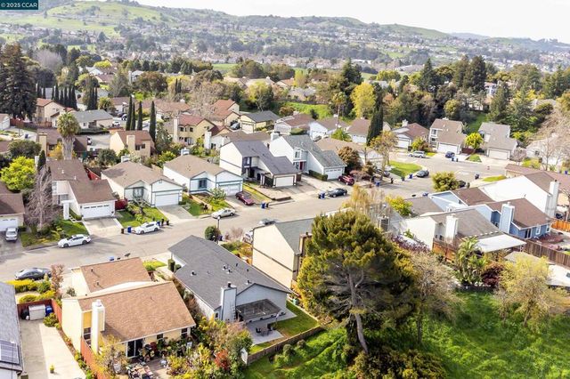 256 Dartford St, Hercules, CA 94547