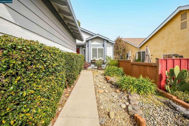 256 Dartford St, Hercules, CA 94547