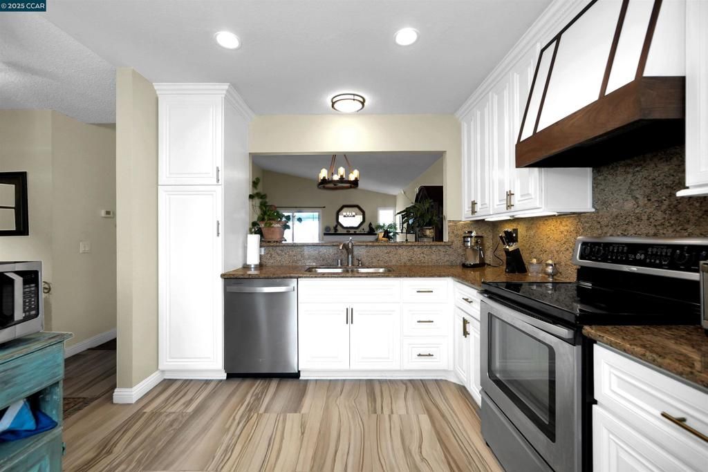 Image 17 of property listing at 256 Dartford St, Hercules, CA 94547