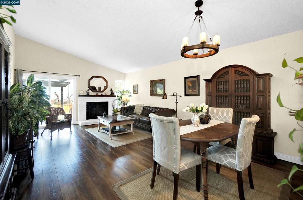 Image 20 of property listing at 256 Dartford St, Hercules, CA 94547