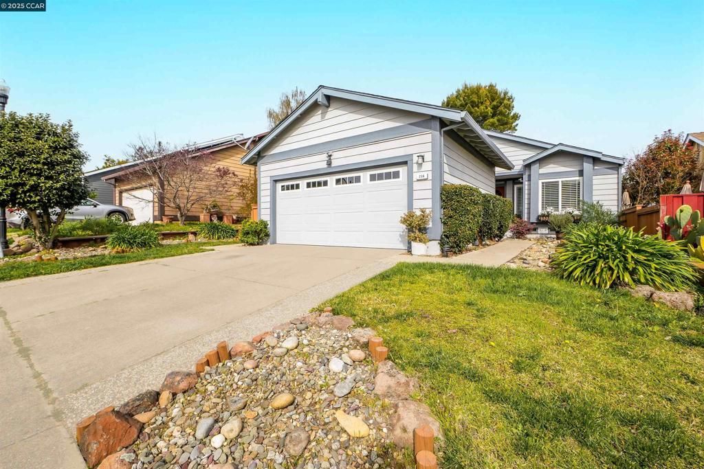 Image 3 of property listing at 256 Dartford St, Hercules, CA 94547