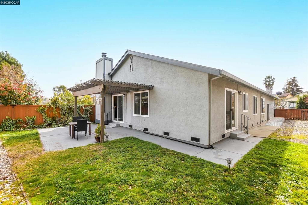 Image 39 of property listing at 256 Dartford St, Hercules, CA 94547