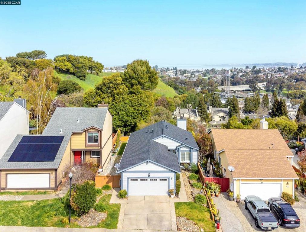 Image 42 of property listing at 256 Dartford St, Hercules, CA 94547