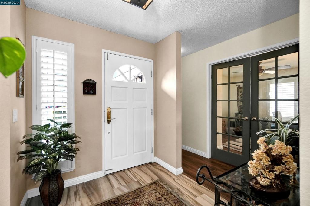 Image 8 of property listing at 256 Dartford St, Hercules, CA 94547