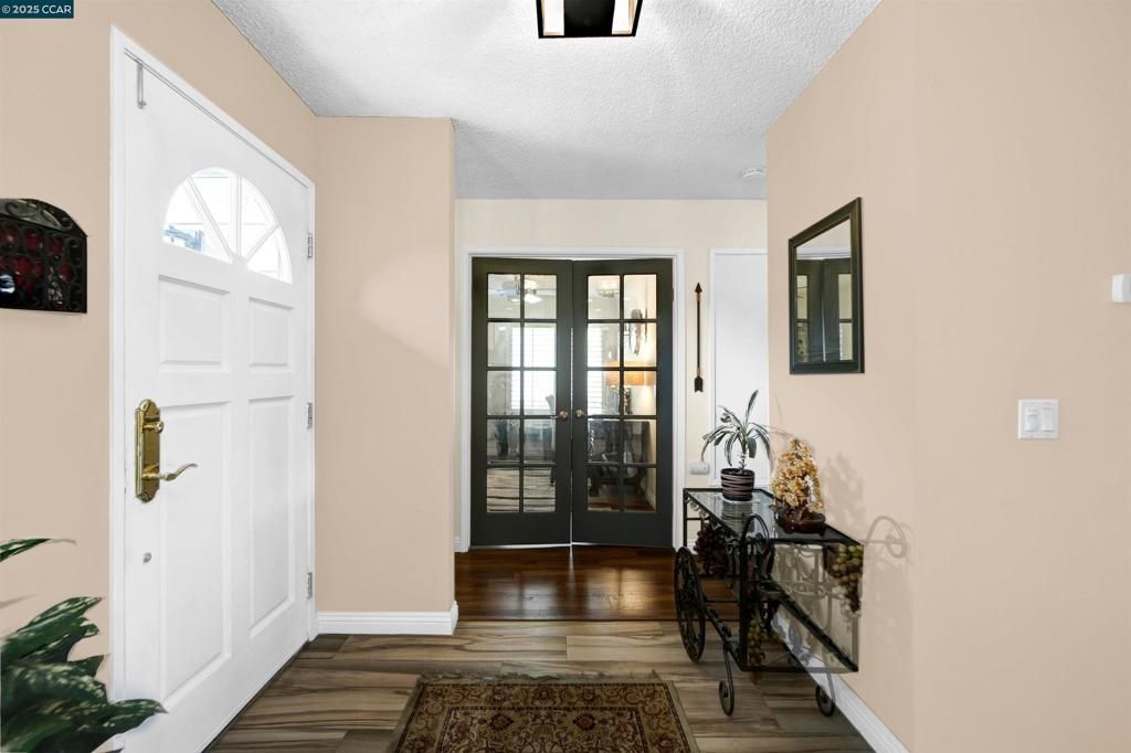Image 9 of property listing at 256 Dartford St, Hercules, CA 94547