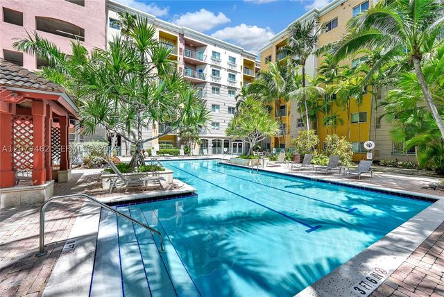 6001 SW 70th St 513, South Miami, FL 33143
