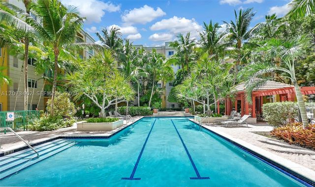 6001 SW 70th St 513, South Miami, FL 33143