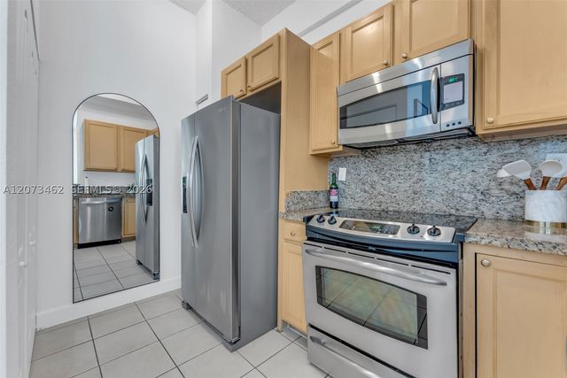 6001 SW 70th St 513, South Miami, FL 33143