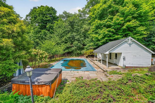 82 Shingle House Road, Millwood, NY 10546