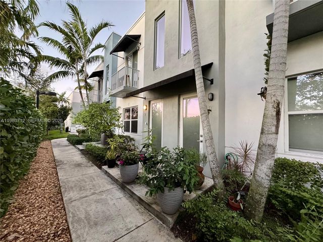 440 NE 35th Ct 2, Oakland Park, FL 33334