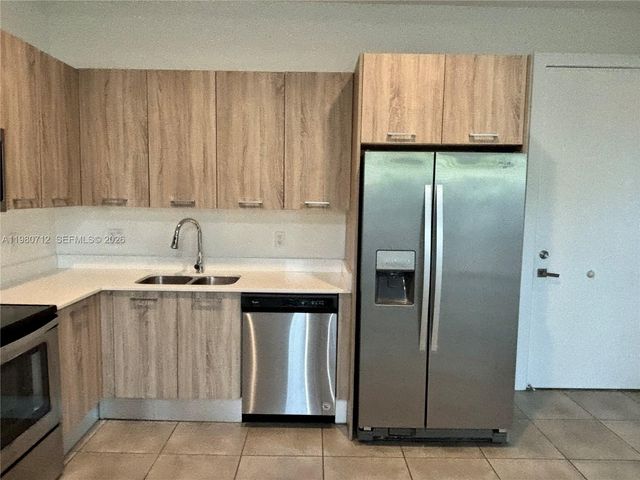 440 NE 35th Ct 2, Oakland Park, FL 33334