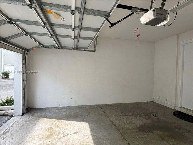 440 NE 35th Ct 2, Oakland Park, FL 33334