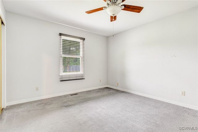 725 Cralle Ave, Tappahannock, VA 22560