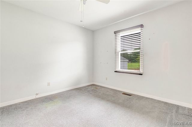 725 Cralle Ave, Tappahannock, VA 22560
