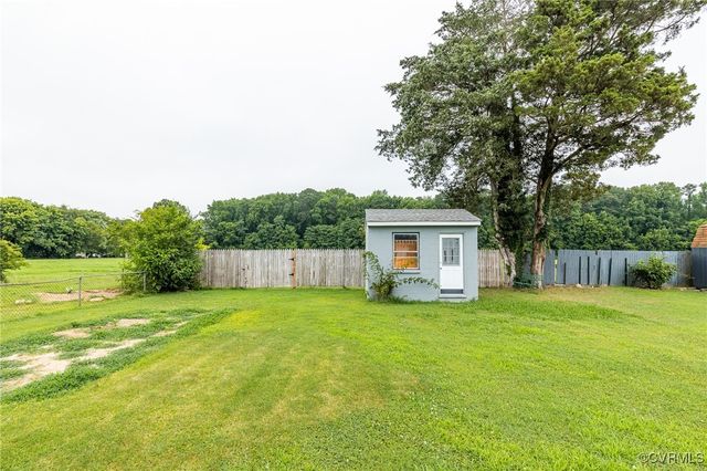 725 Cralle Ave, Tappahannock, VA 22560