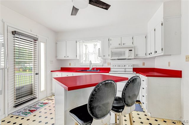 725 Cralle Ave, Tappahannock, VA 22560