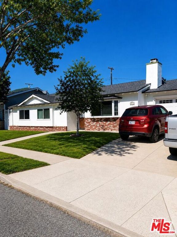 Image 1 of property listing at 3328 Greenville Avenue, Simi Valley, CA 93063