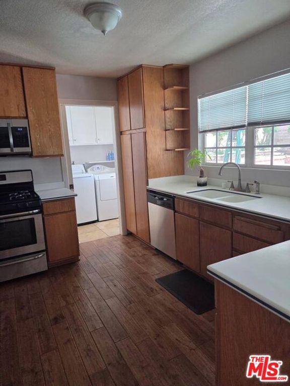 Image 24 of property listing at 3328 Greenville Avenue, Simi Valley, CA 93063