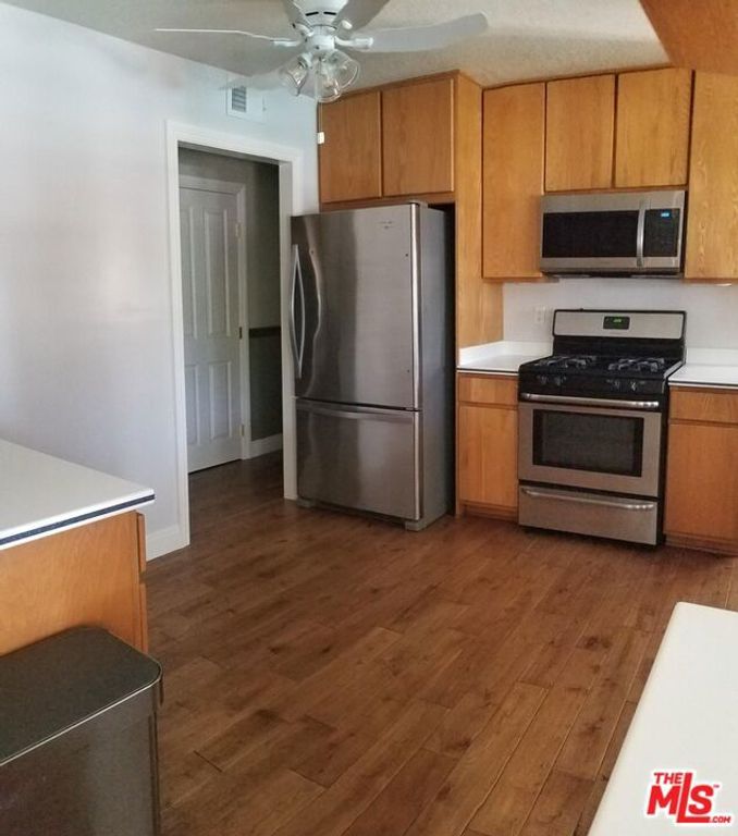 Image 26 of property listing at 3328 Greenville Avenue, Simi Valley, CA 93063