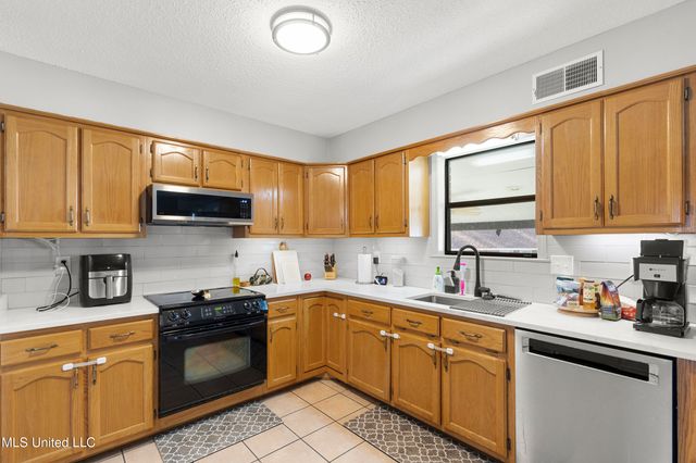 7651 Millbridge Drive, Southaven, MS 38671